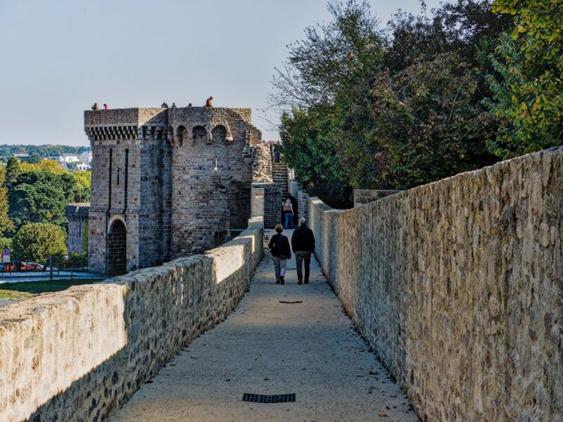 Retour vers la Porte de Saint-Malo